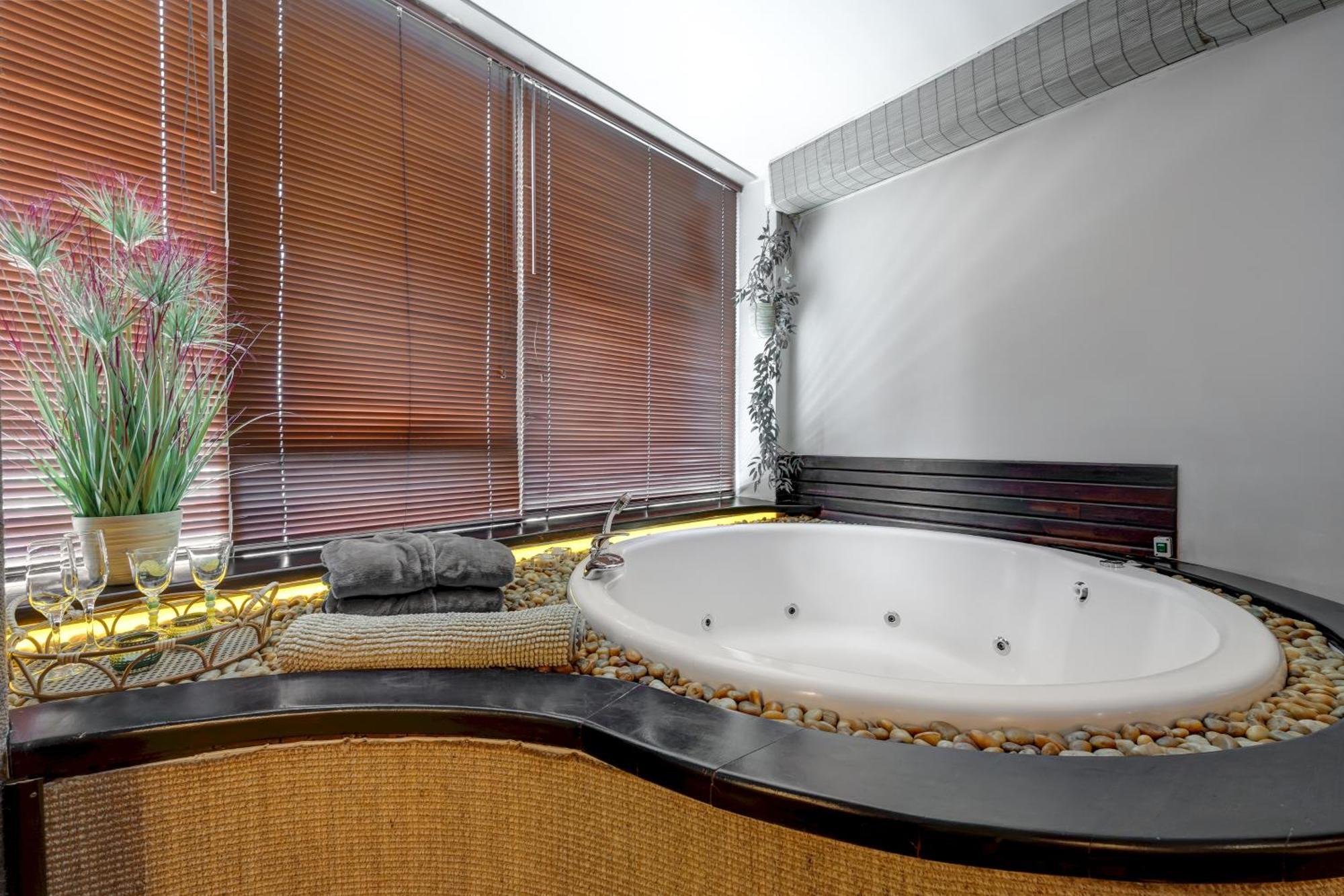 Apartments With Jaccuzi Vilnius Ngoại thất bức ảnh